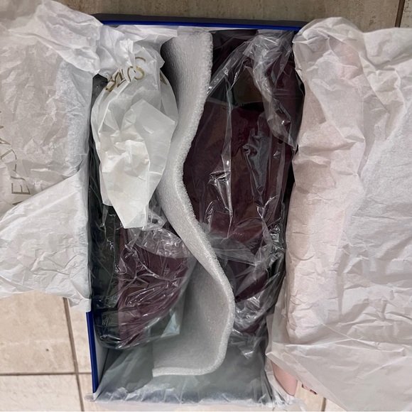 Stuart Weitzman Elodie Chill Faux Fur Slide Sandal Cranberry Size 7 - Picture 9 of 9